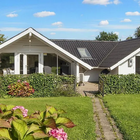 8 Person In Holiday home Hejls