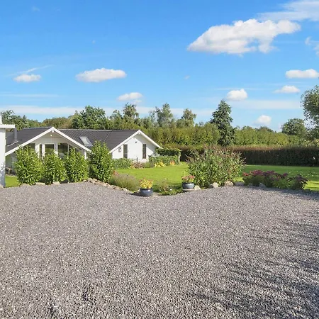 Nyaraló 8 Person In Hejls-by Traum