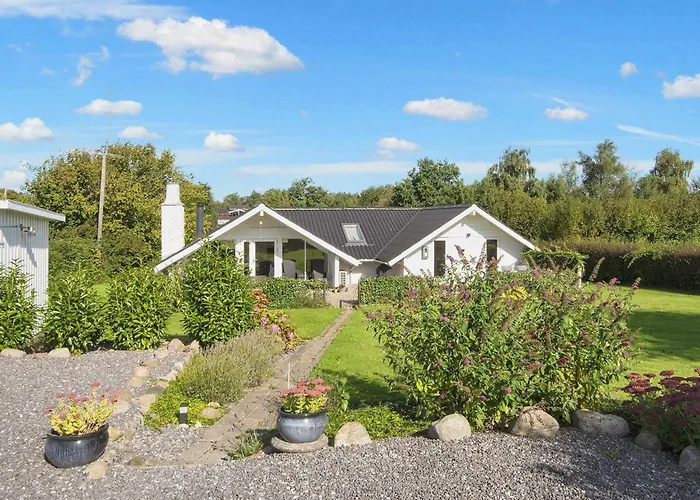 8 Person In Hejls-by Traum * Hejls