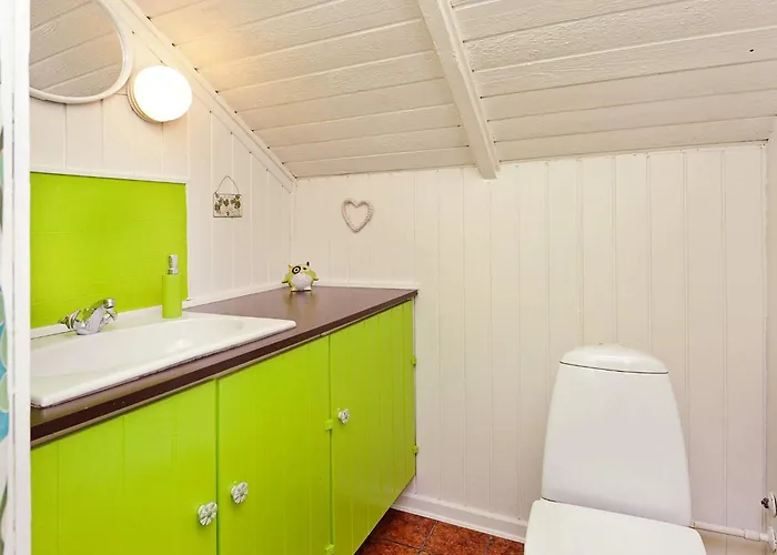 8 Person In Hejls-by Traum *